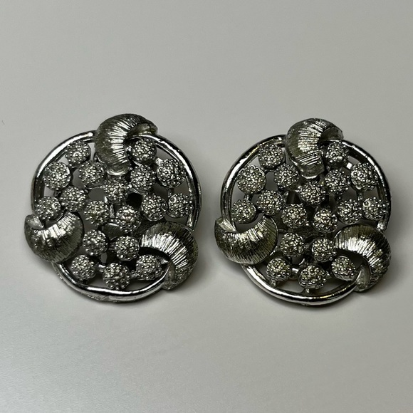 Vintage Coro Silver Tone Clip on Earrings - Picture 4 of 5